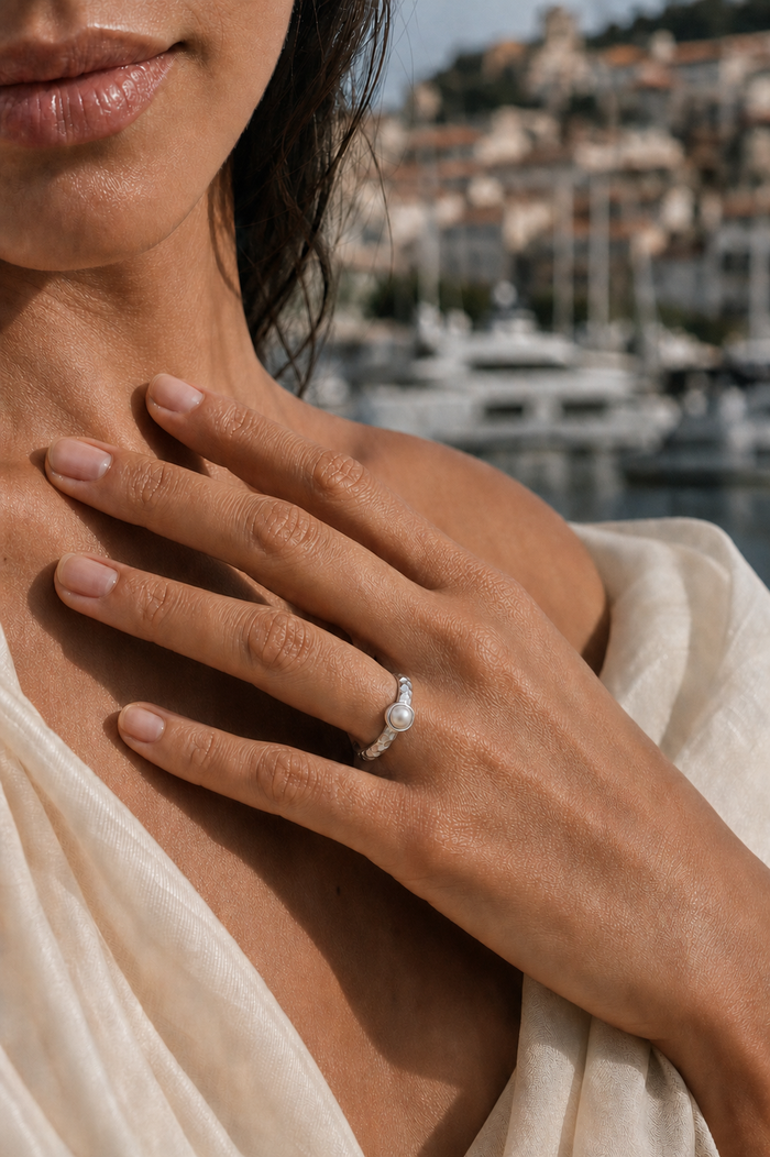 Hammered Pearl Ring — Rhodium